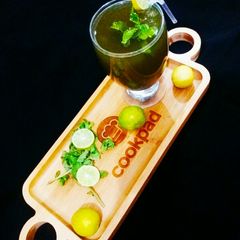 A picture of Mint lemonade (podina nimbu paani)🍋🌿.