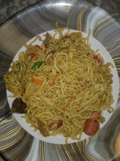 A picture of Noodles stirfry.