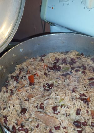A picture of Arroz Morro (frijoles rojos/negros).