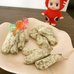 A picture of Simple Sweets: Kuromitsu Kinako.