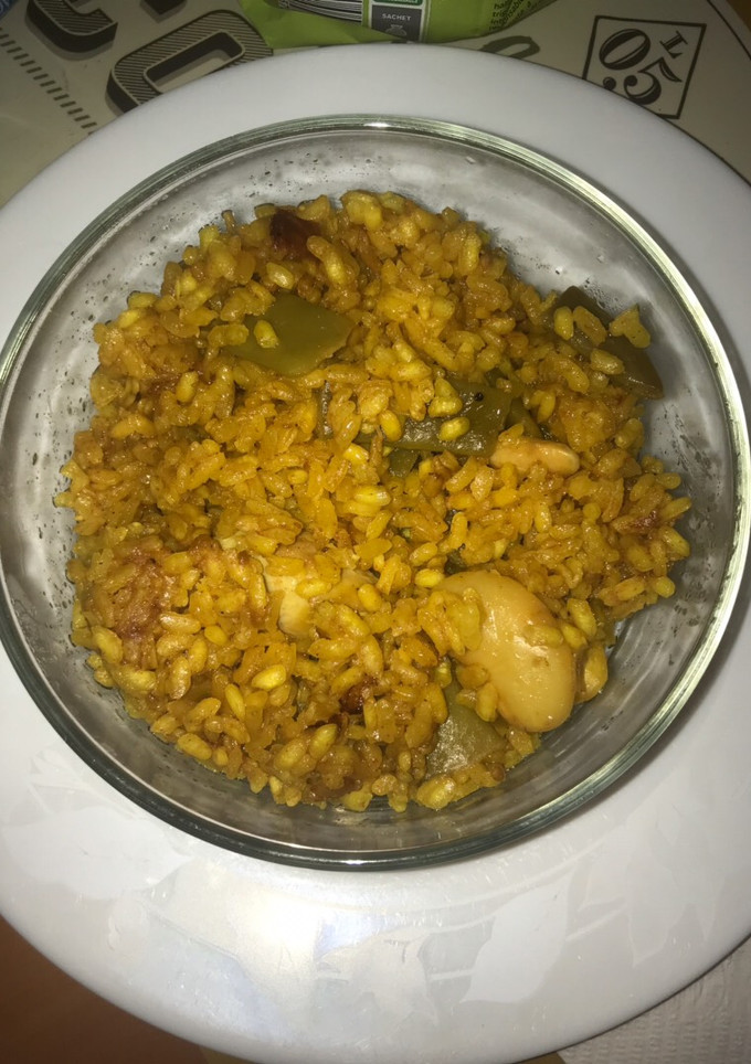Una foto de Paella de pollo