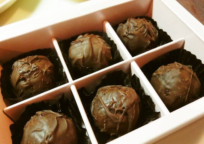 Simple Coffee-flavored Truffles