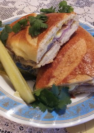 A picture of Easy Cuban sandwich.