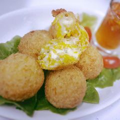 A picture of Pumpkin Cheeseballs.