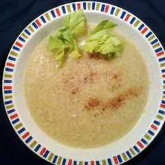 A picture of Cream of Celery soup.
