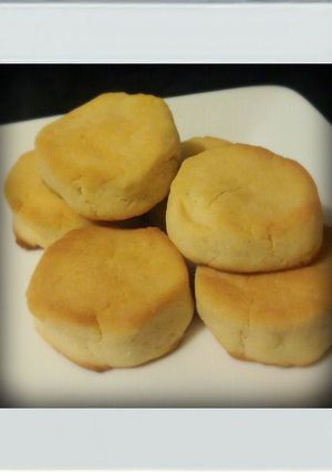 A picture of Low Sugar Cheesy Okara Cookies.