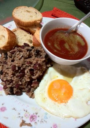 A picture of Gallo Pinto.