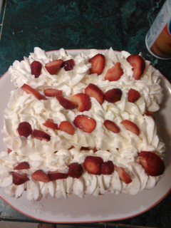 A picture of Sweet Strawberry Soda Cake.