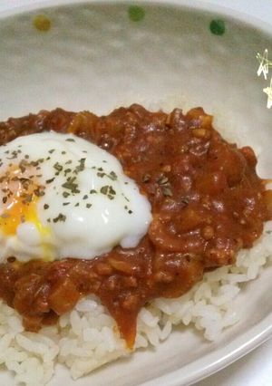 A picture of Celery and Tomato Keema Curry.