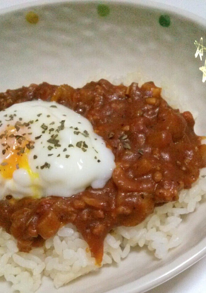 A picture of Celery and Tomato Keema Curry.