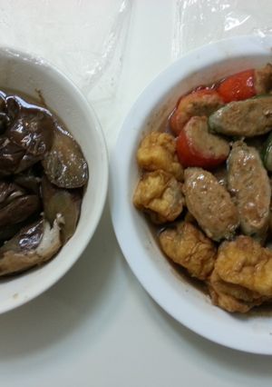 A picture of Fish paste stuffed vegetables.