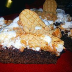 A picture of Chocolate Mallow Nutter Butter Bars.