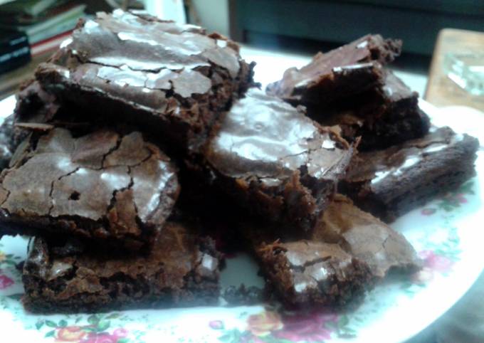 Everything You Wanted to Know About Fudgy Brownies By Laura vitale