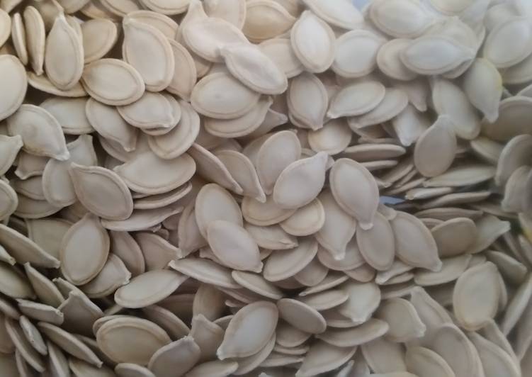 Simple Way to Make Perfect Salted Pumpkin Seeds