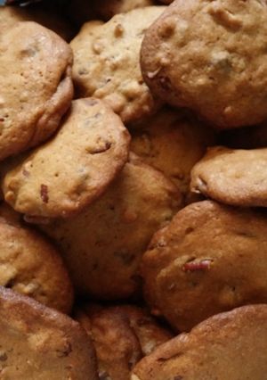 A picture of Mammabear's Pecan Chocolate Chip Cookies.