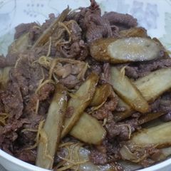 A picture of Fried Beef and Burdock Root.