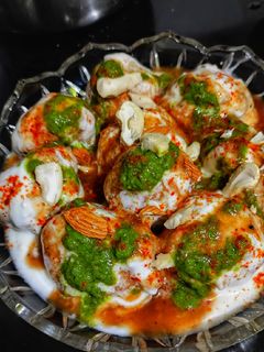 दही वड़े(dahi vade recipe in hindi) रेसिपी मुख्य फोटो
