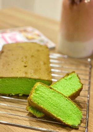 Foto resep Condensed milk pound cake pandan