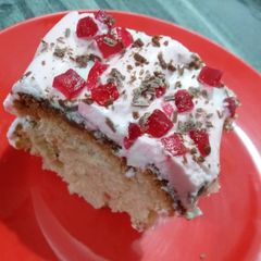 A picture of Vanilla Cream Frosted Cake.