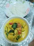 Green Curry with Fish Balls
