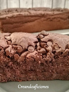 Una foto de Bizcocho de chocolate y plátano sin azúcar