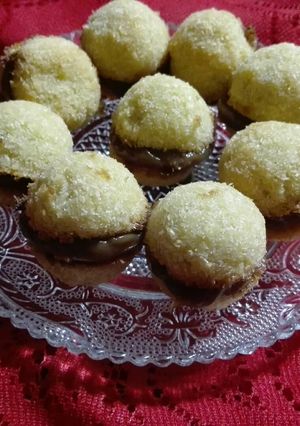 Una foto de Alfajorcitos de coco y dulce de leche