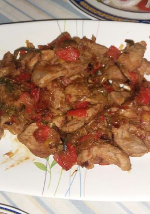 Una foto de Wok de verduras y solomillo de cerdo