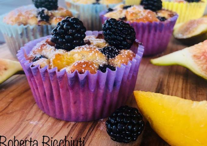 Muffin yogurt e frutta fresca