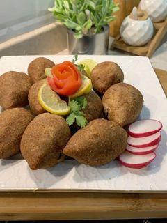 صورة لوصفة كبه باللحمه والمكسرات