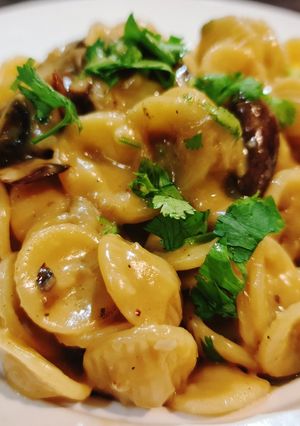 รูปของ Orecchiette mushroom carbonara