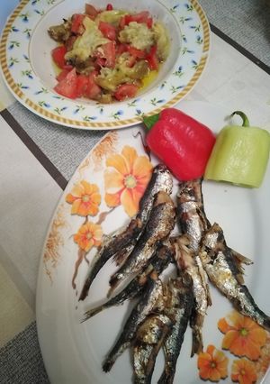 Φωτογραφία της συνταγής Σαρδέλα με σαλάτα μελιτζάνα στα κάρβουνα