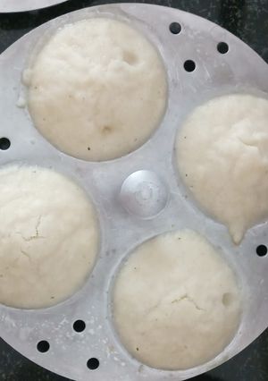 A picture of Idli.