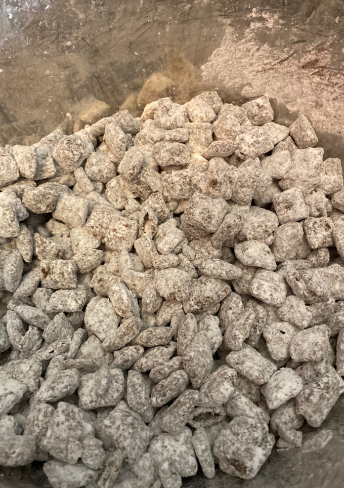 A picture of Puppy chow.