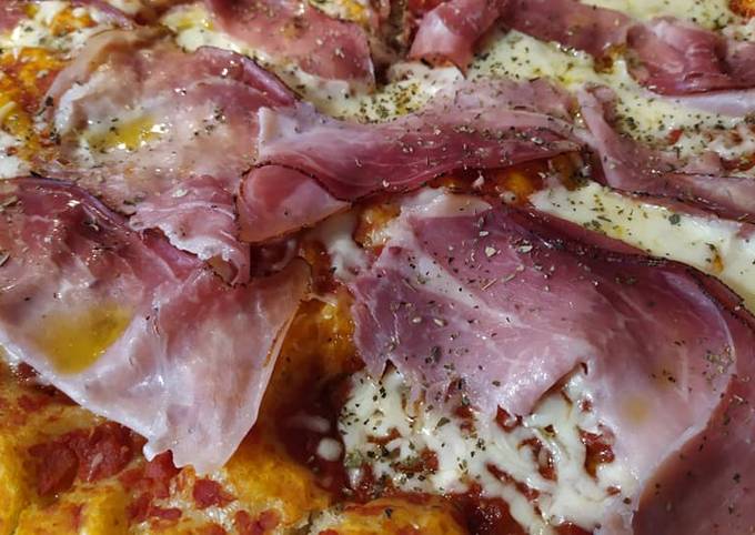 Pizza con lo speck