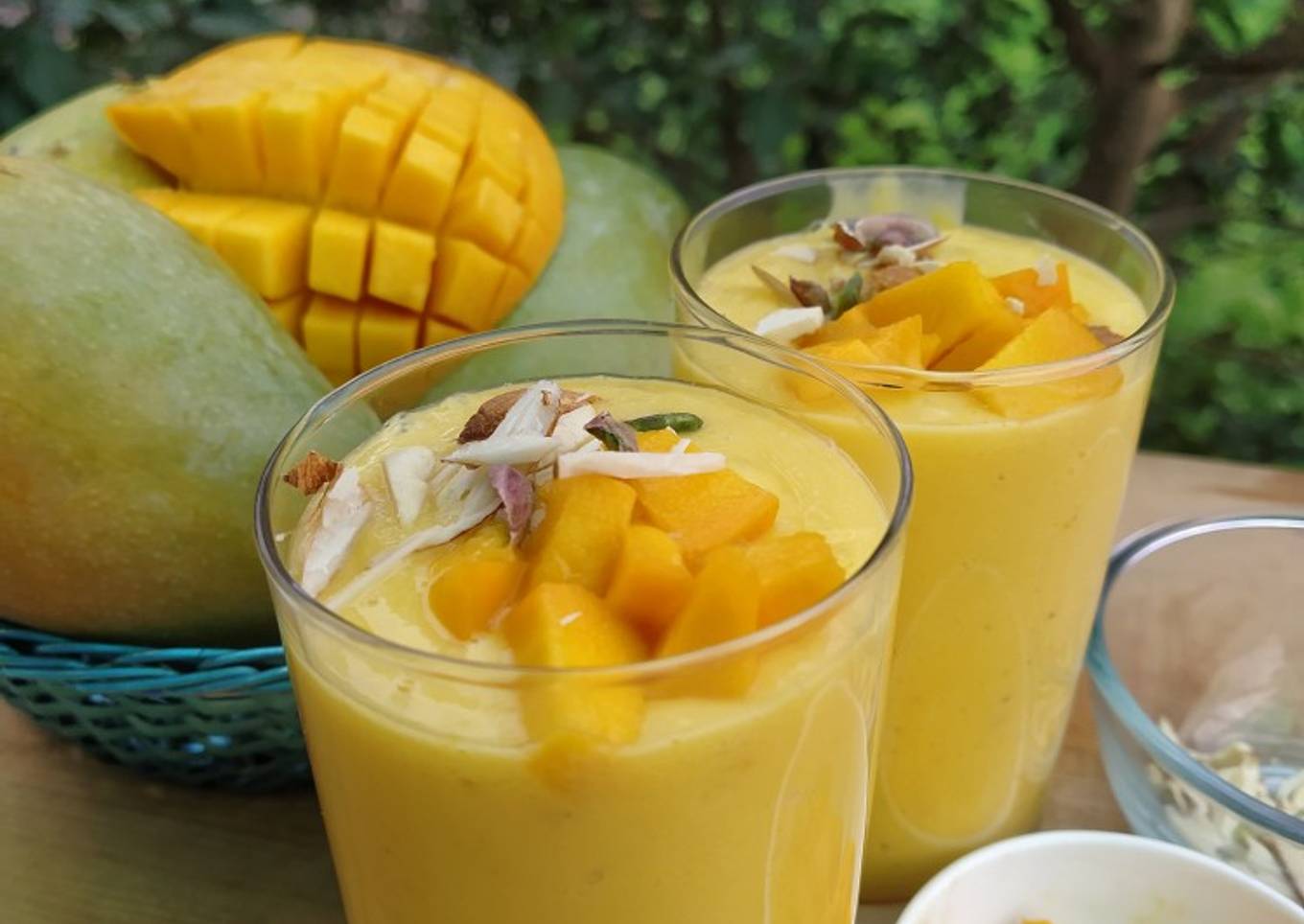 Mango lassi