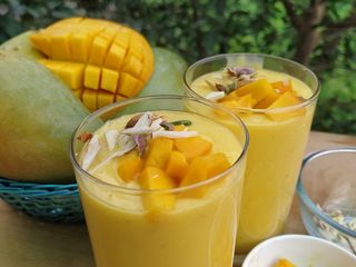 Mango lassi