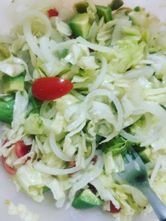 Una foto de Ensalada de palta