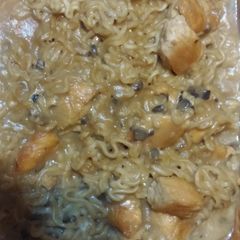 A picture of Chicken Ramen and mushrooms.