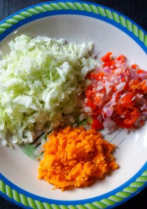 A picture of Chopped vegetables using blender.