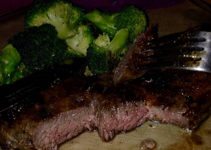 Simple Way to Make Super Quick Homemade Easy Barbecue Steak And Broccoli