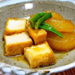A picture of Steaming Hot Ginger Flavored Simmered Daikon Radish and Atsuage (Thick Fried Tofu).