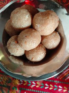 चूरमा के लड्डू (churma ke ladoo recipe in Hindi) रेसिपी मुख्य फोटो