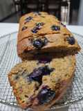 Budín integral de banana y arándanos
