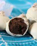 Easy White Chocolate Oreo Balls Using 3 Ingredients