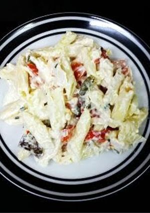 A picture of Chicken pasta salad.