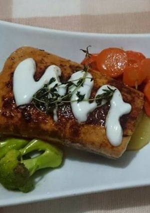A picture of Blackened Salmon with Greek Yogurt.