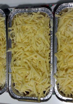 A picture of Yummy, EASY and quick Lasagna.