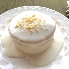 A picture of Hawaiian Pancake with Macadamia Nut Sauce.