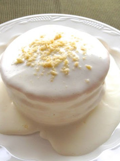 A picture of Hawaiian Pancake with Macadamia Nut Sauce.