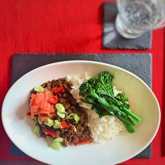 A picture of Soboro Donburi.